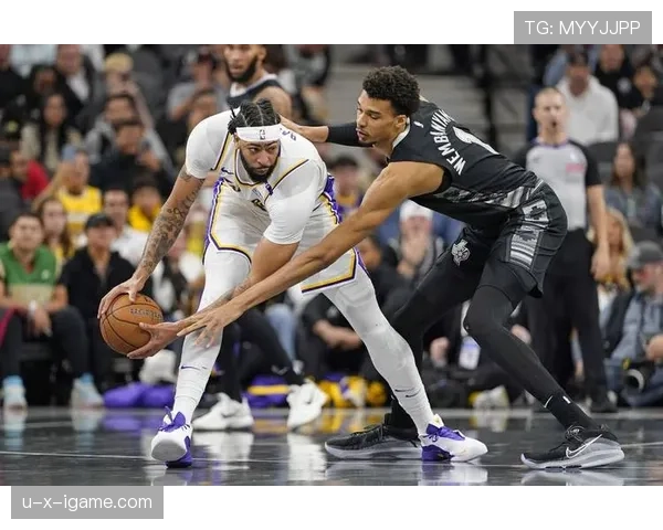 乔治季后赛伤病最新进展：出场评估进行中，系列赛战术与轮换或迎调整