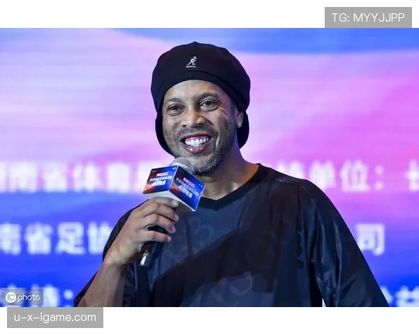 罗纳尔迪尼奥戴那只表我盯着看了三分钟，手腕上的东西能顶我一年房租